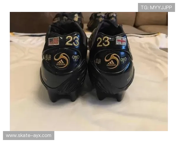 球星同款足球手套价格揭秘 高端与平价款的差距分析 球星同款足球手套价格揭秘 高端与平价款的差距分析