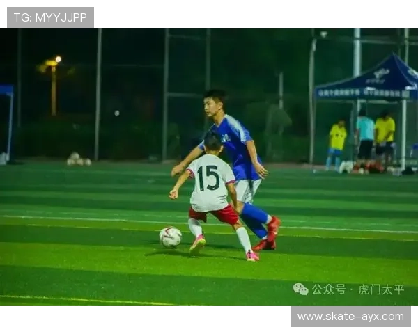 顶级球星一对一足球训练课程助你突破极限提升技能 顶级球星一对一足球训练课程助你突破极限提升技能